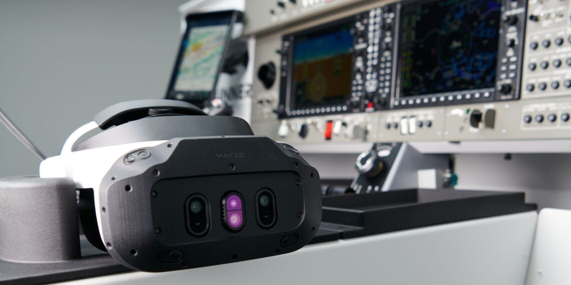 Novasim MR DA42 flight simulator - the Varjo XR4 HMD and the Cockpit